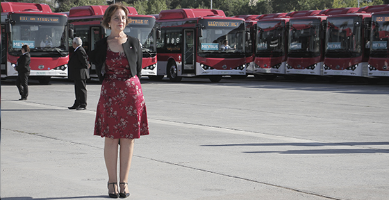 Ministra Gloria Hutt en la presentación de los buses eléctricos