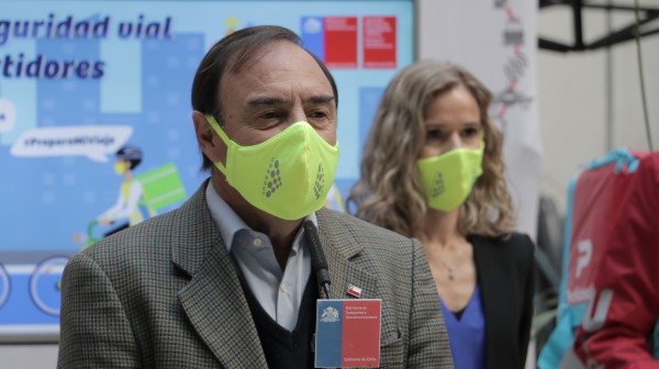 Ministro (s) José Luis DomÃnguez Lanza Plan de Seguridad vial con trabajadores de delivery que realizan sus funciones en bicicleta